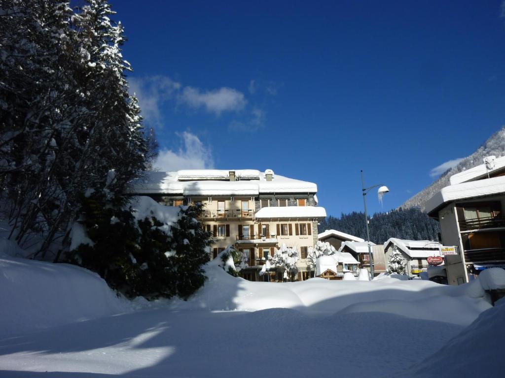 Hotel Restaurant La Couronne Chamonix Zewnętrze zdjęcie